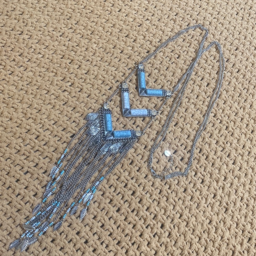 Beautiful long very detailed ICING NECKLACE!!